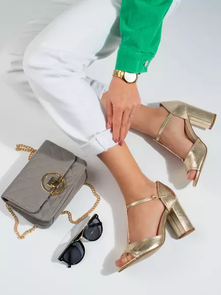 Zlaté dámské klasické sandály na vysokém podpatku 