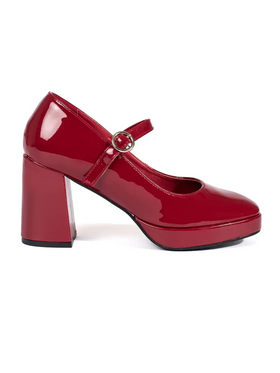 Červené lakované dámské polobotky na sloupku s přezkou
