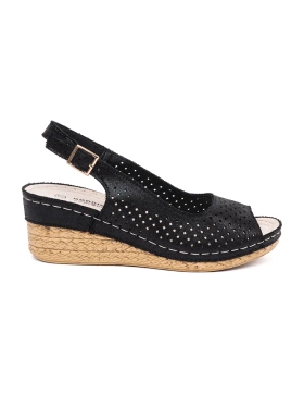 Černé dírkované sandály na klínku