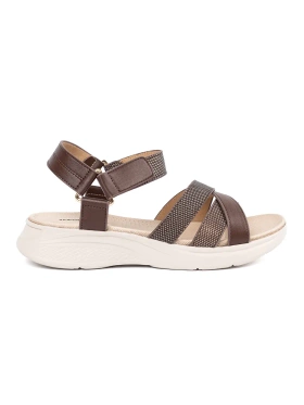 Hnědé sandály na bílé platformě