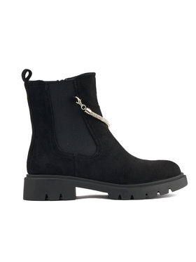 Černé dámské kotníkové boty s ozdobným řetízkem