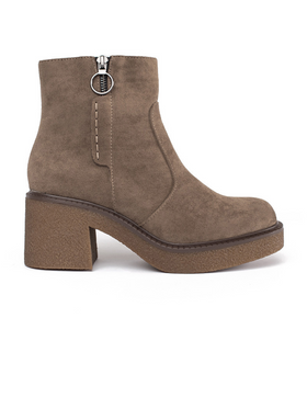 Béžové semišové kotníkové boty na sloupku Sergio Leone